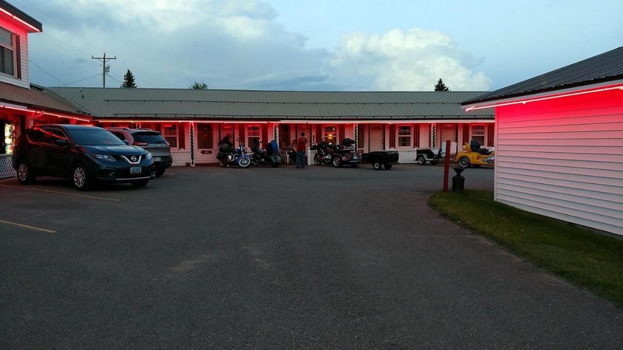 Trail Riders Motel Гренбі Екстер'єр фото